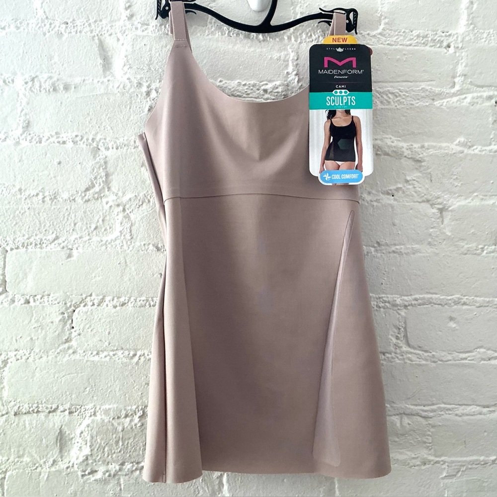 Maidenform Flexees Shapewear Sculpt Cami Tank Extra Firm Beige NWT Size Medium